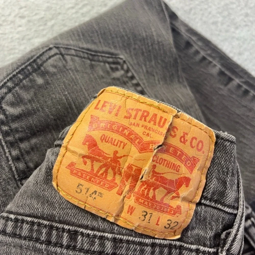 Levis 514 Jeans Mens 31X32 Black‎ Straight Low Rise Stretch Distressed Denim